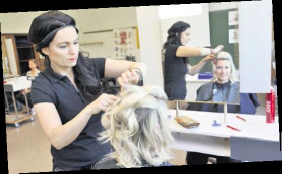 2016-06-11Frisiersalon im Klassenzimmer